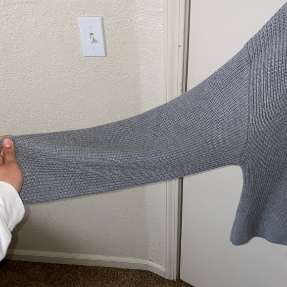 Express sweater - Picture 3 of 3